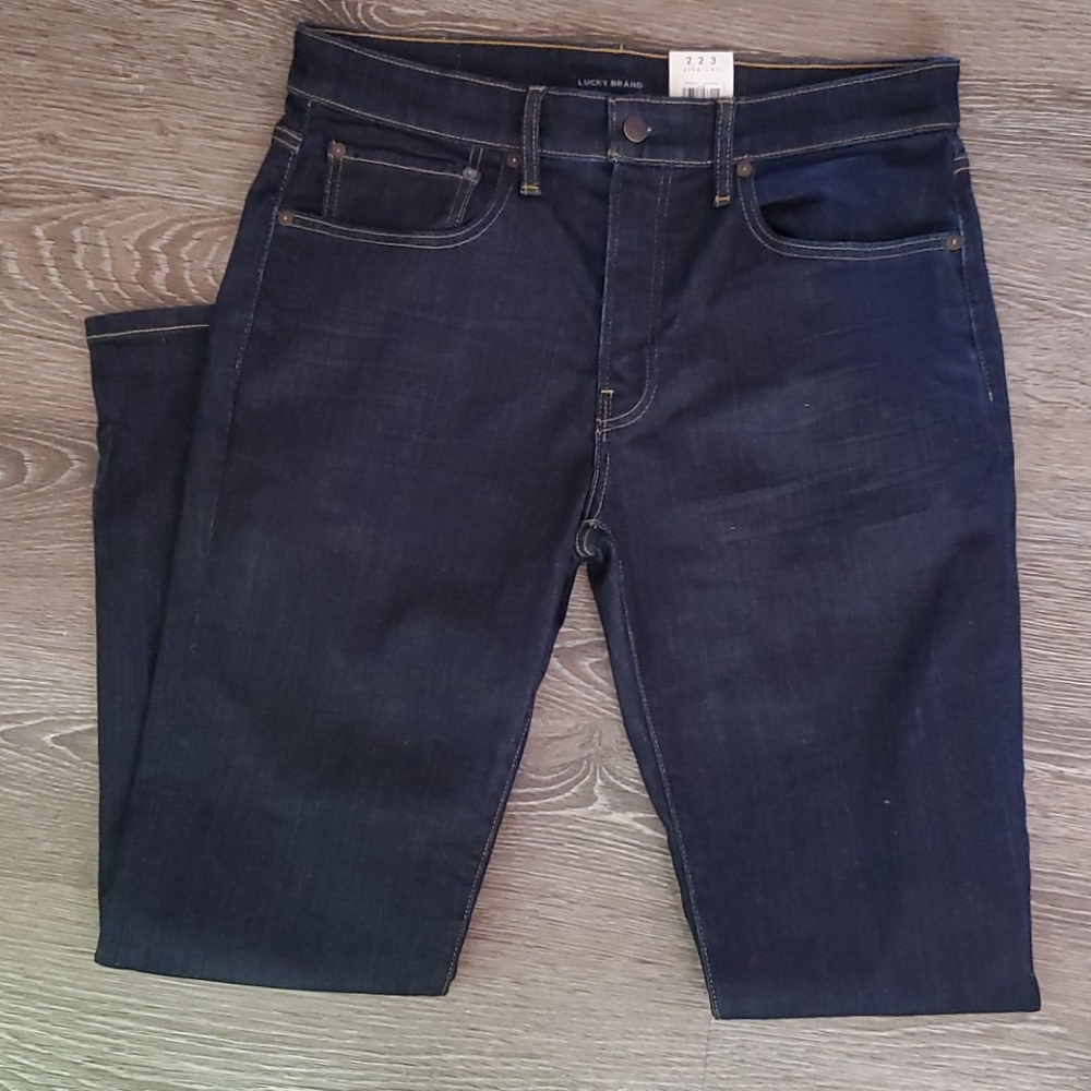 Lucky Brand 223 Straight